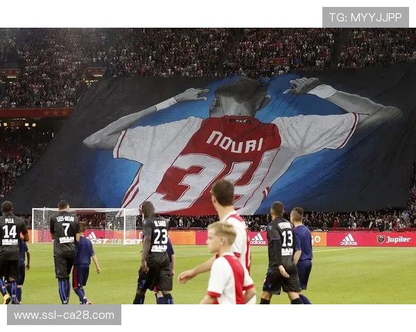 尼斯主场球迷掌声致敬瓦希，8分钟闪击破门成保级希望之光。